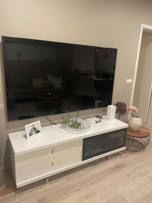 Beautiful Apartment Near Airport Njarthvik المظهر الخارجي الصورة