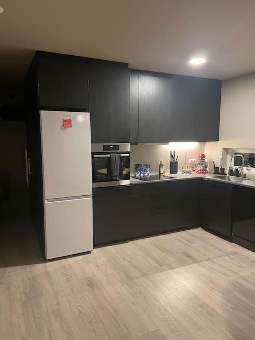 Beautiful Apartment Near Airport Njarthvik المظهر الخارجي الصورة